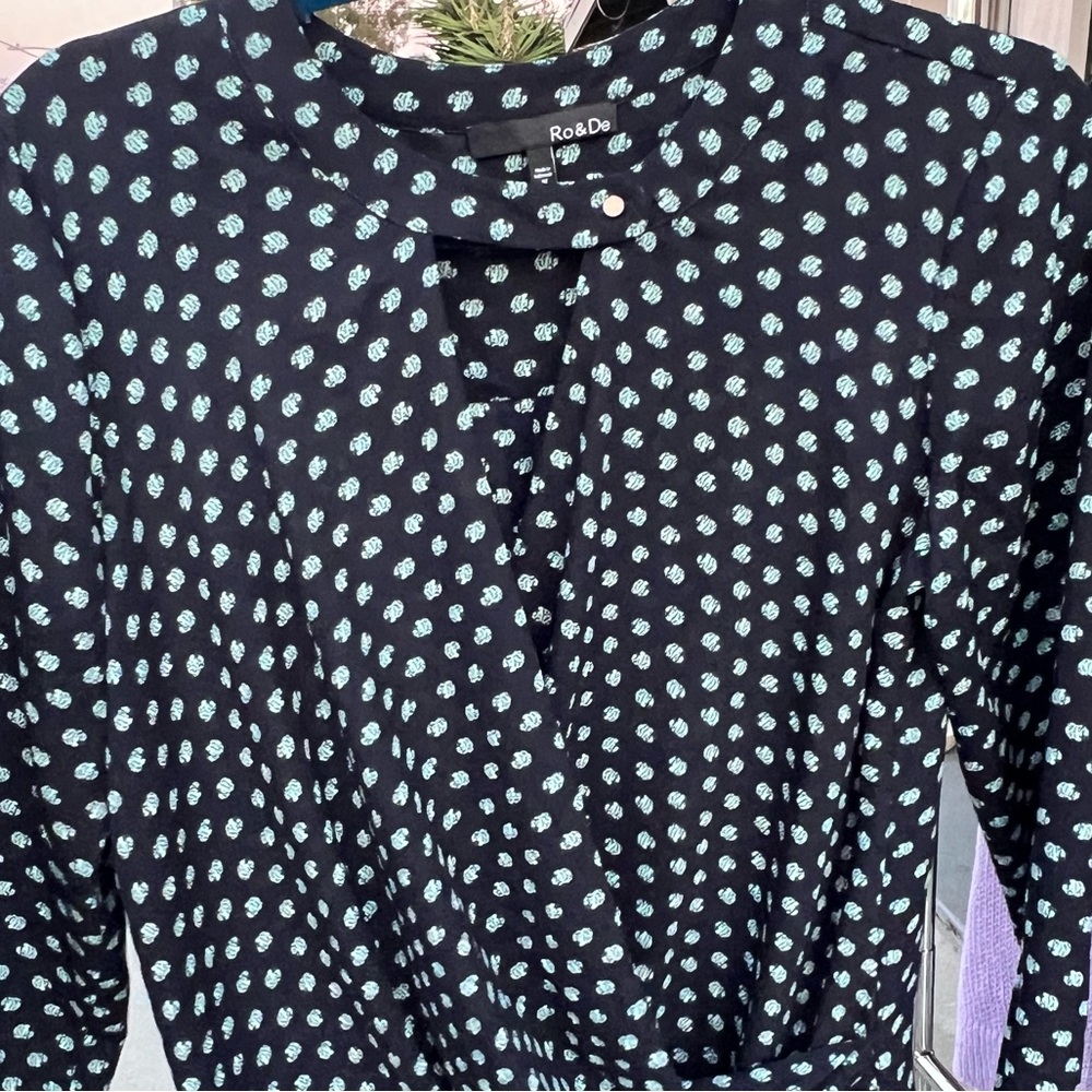 Ro & De Blouse Faux Wrap Top Light Blue Turquoise Print Long Sleeve: Size M